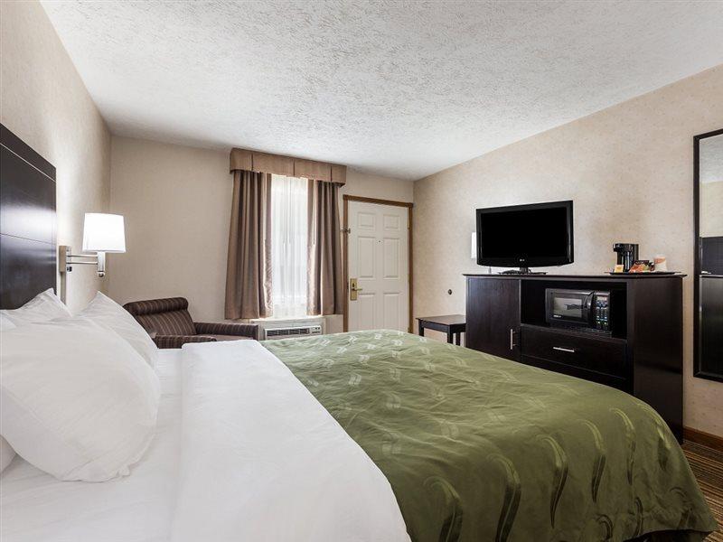 Quality Inn Traverse City Exterior photo