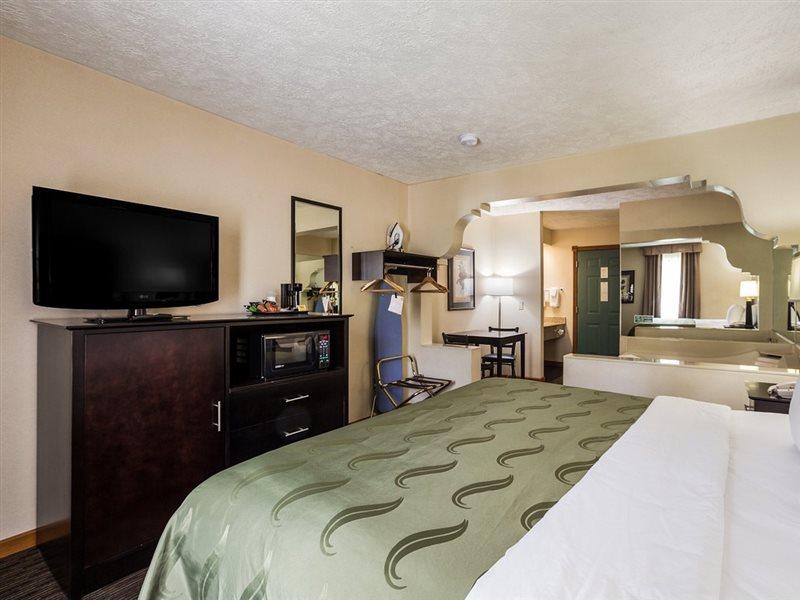 Quality Inn Traverse City Exterior photo