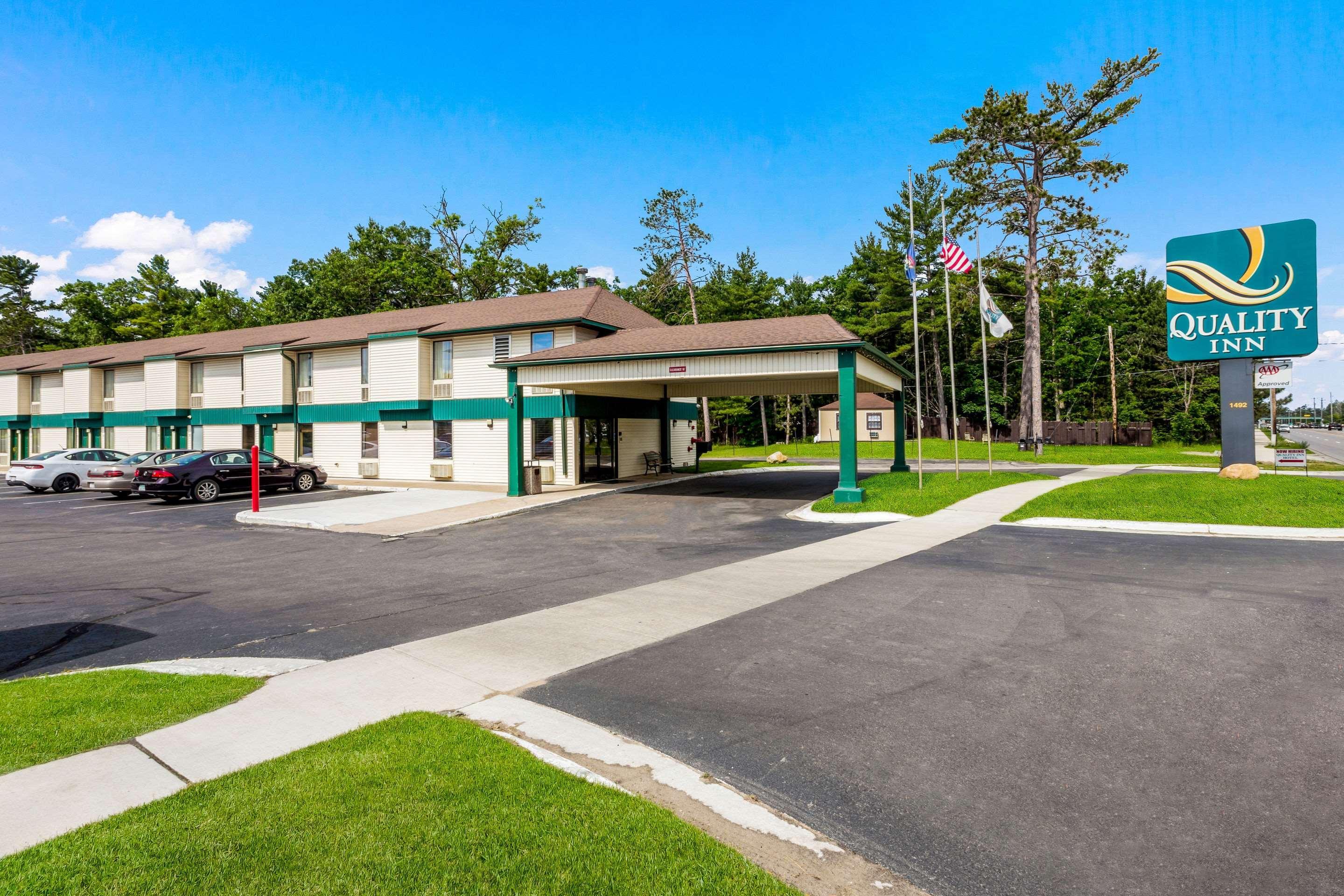 Quality Inn Traverse City Exterior photo