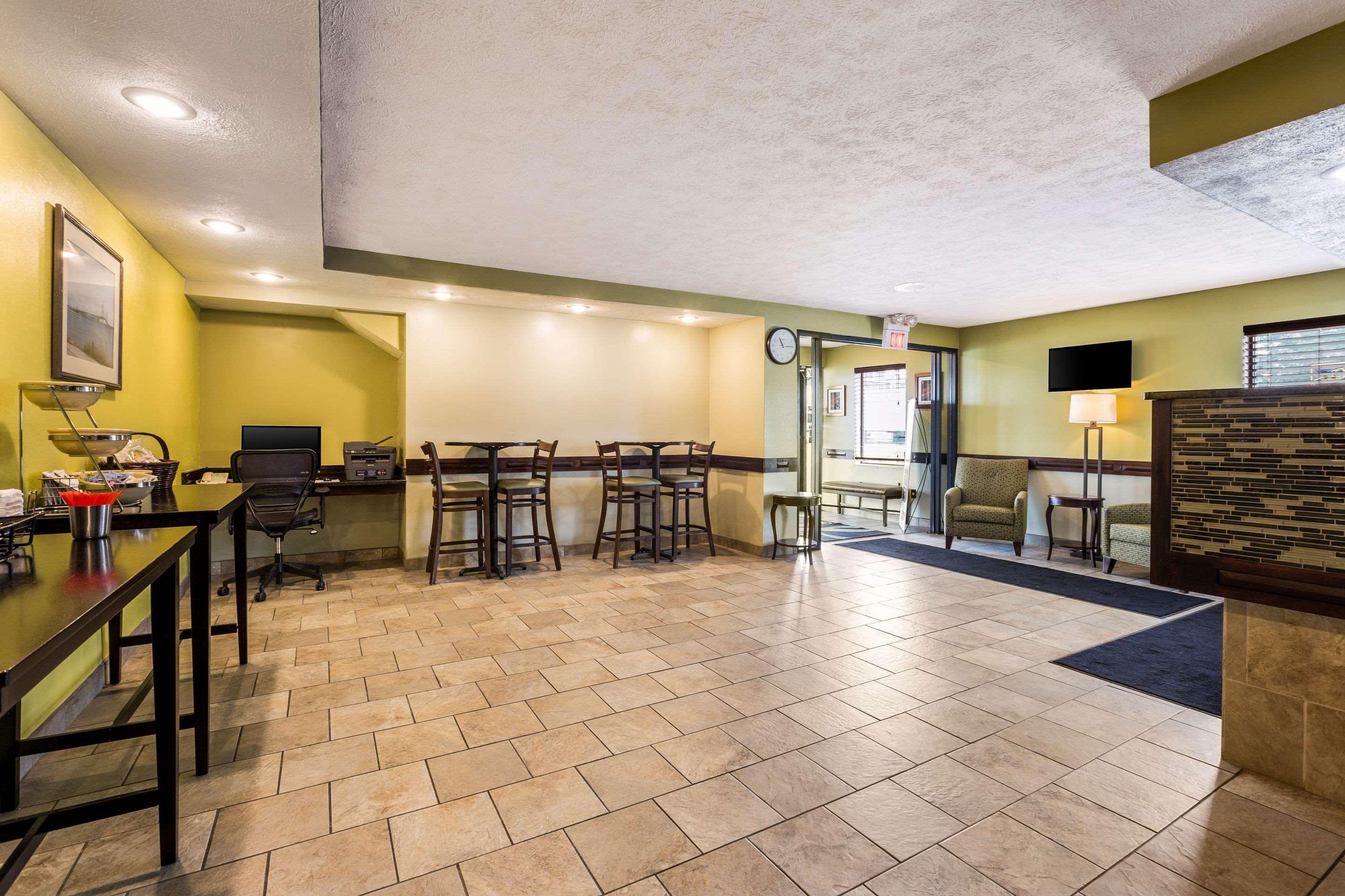 Quality Inn Traverse City Exterior photo