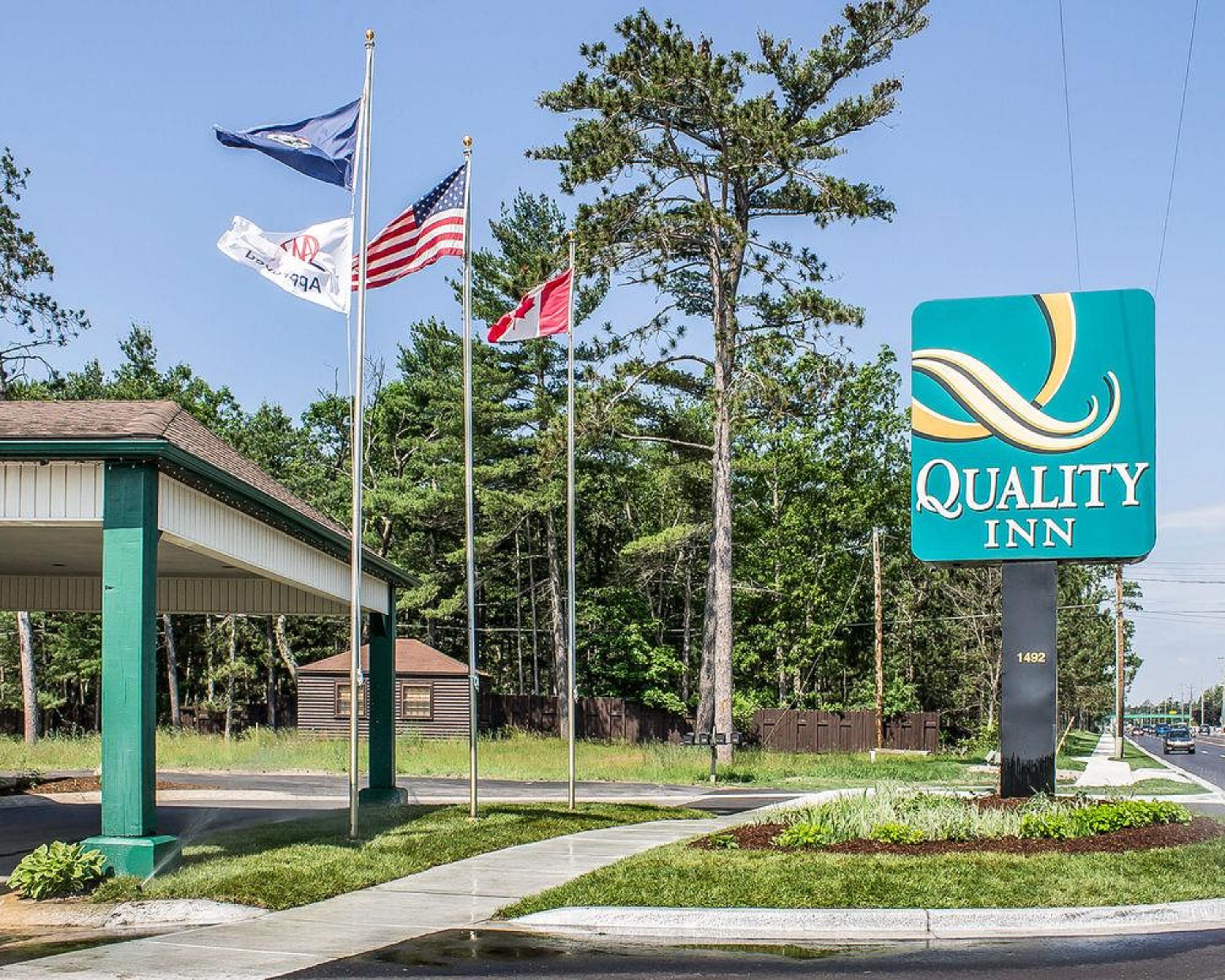 Quality Inn Traverse City Exterior photo