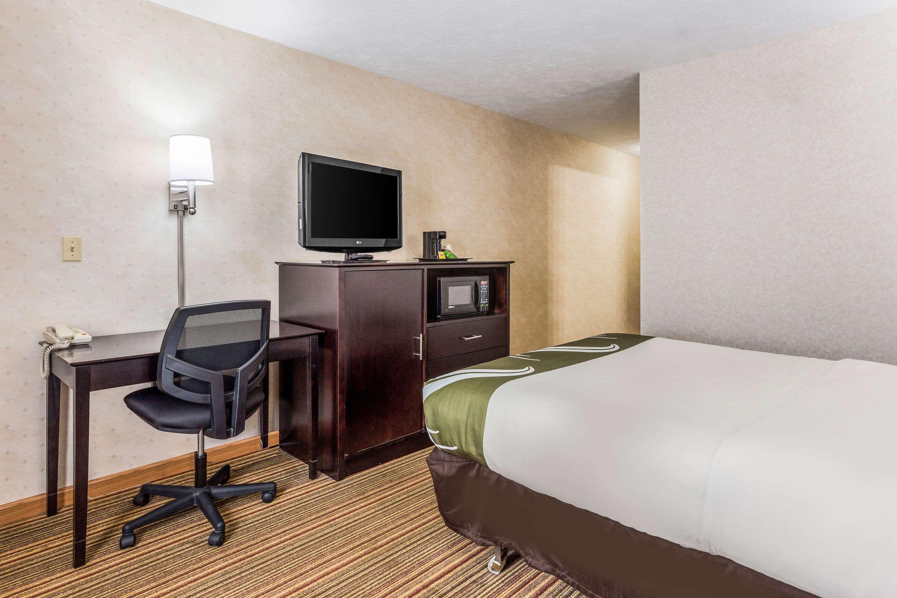 Quality Inn Traverse City Exterior photo
