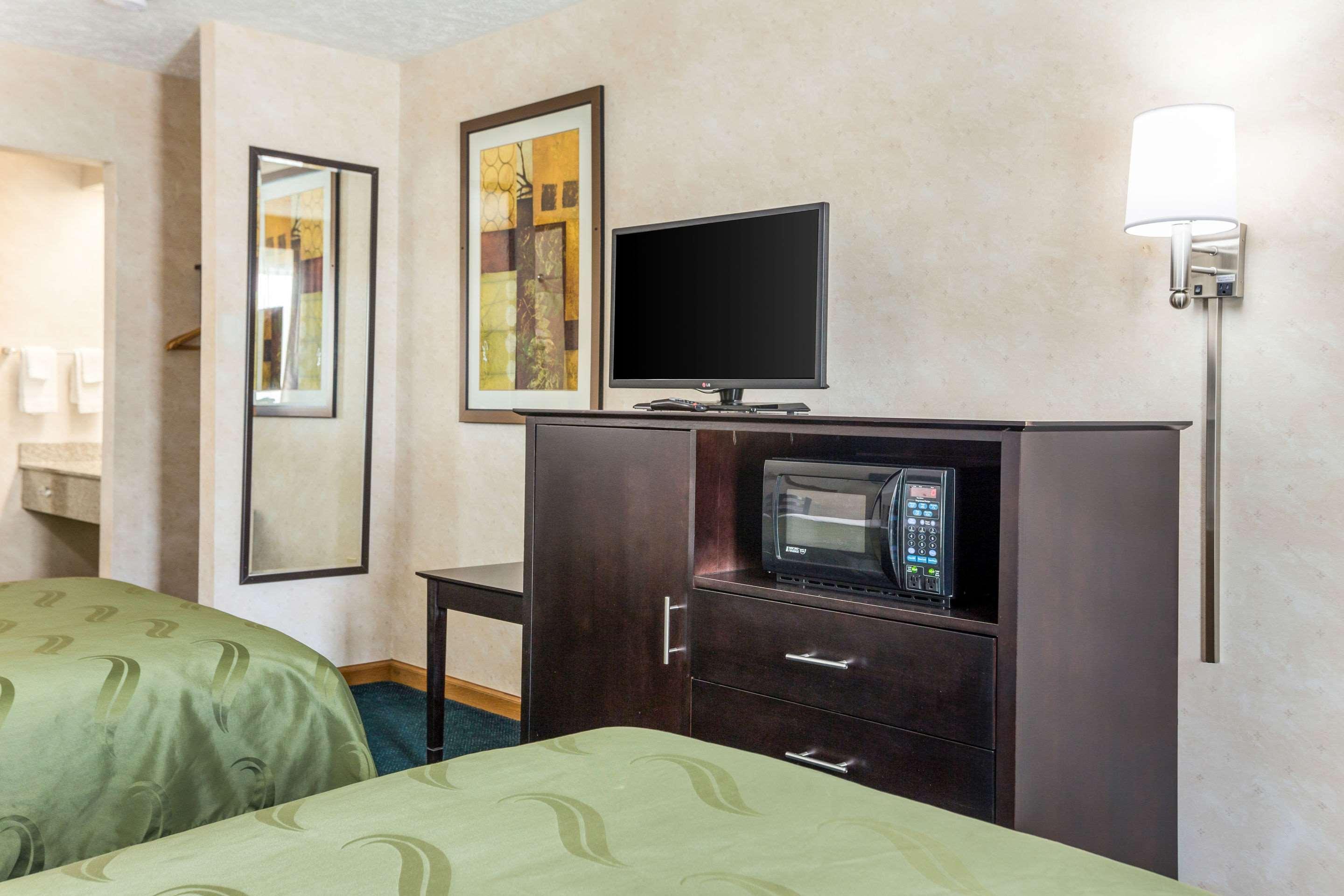 Quality Inn Traverse City Exterior photo