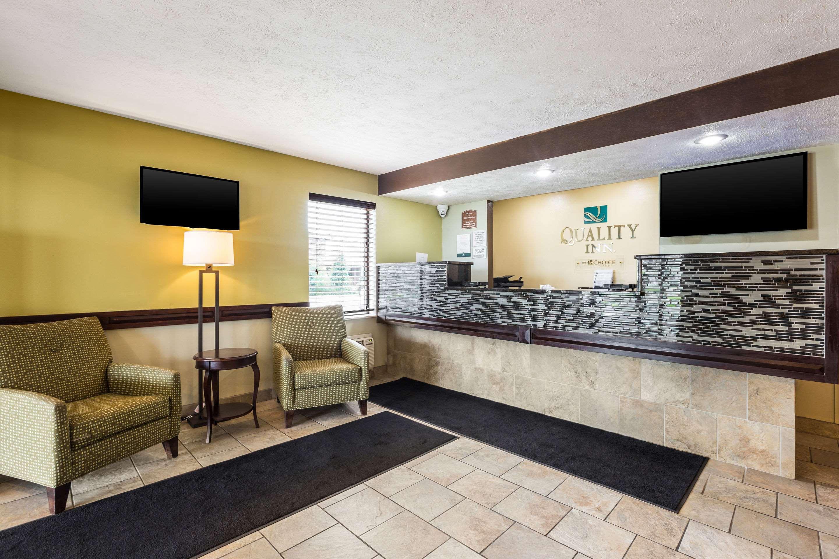 Quality Inn Traverse City Exterior photo