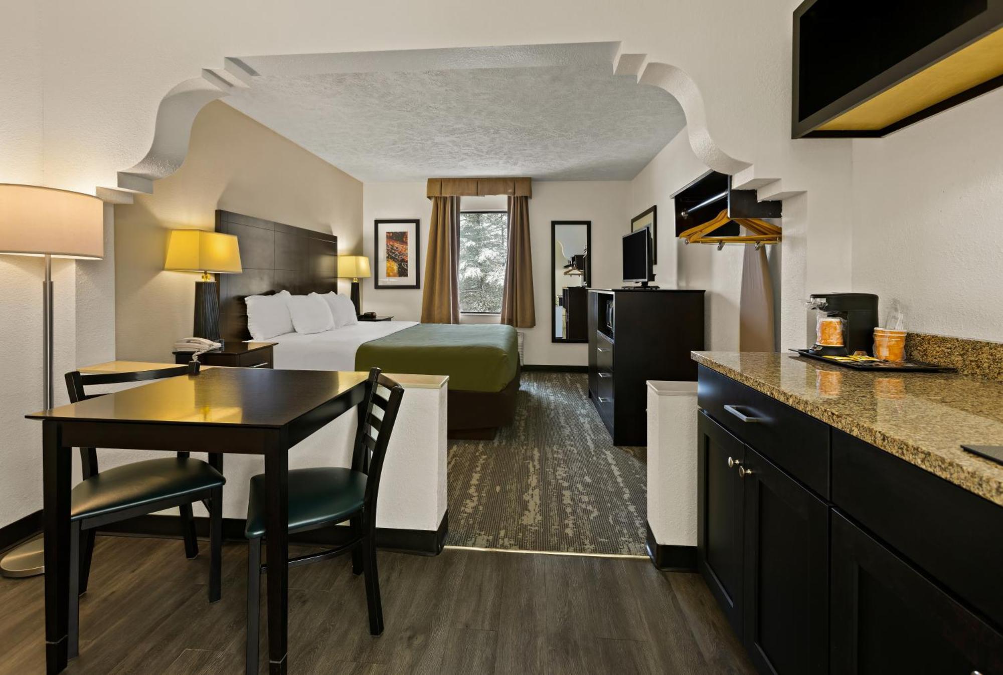 Quality Inn Traverse City Exterior photo