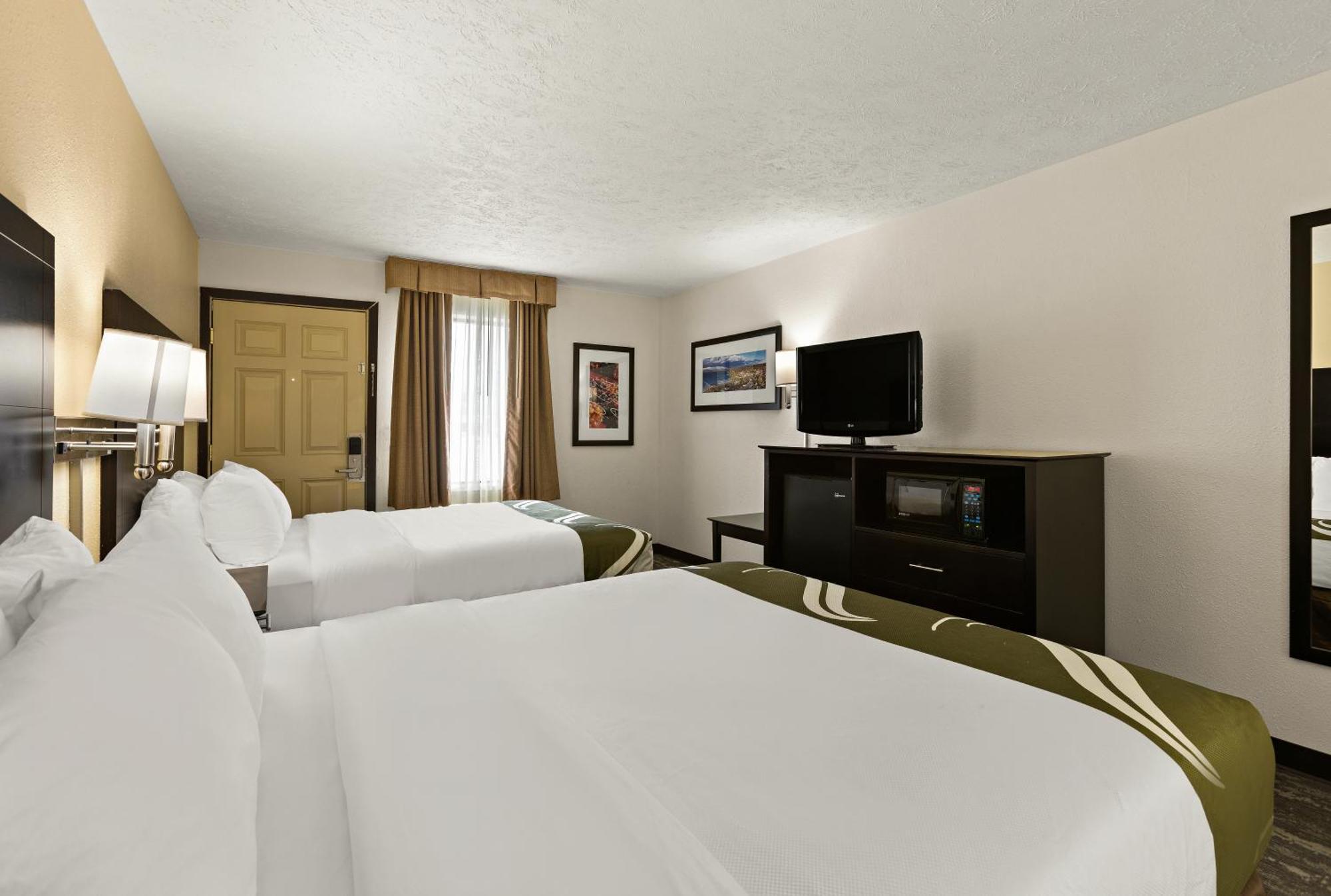 Quality Inn Traverse City Exterior photo