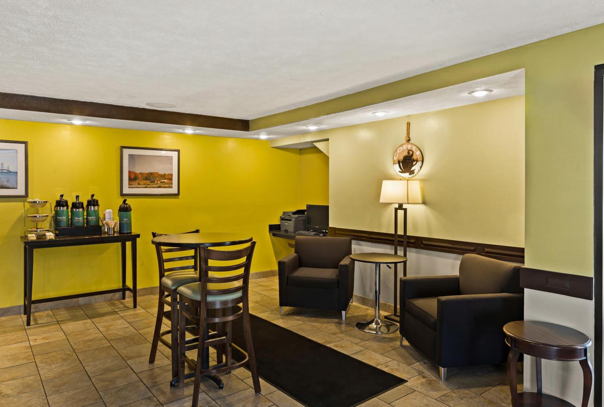Quality Inn Traverse City Exterior photo