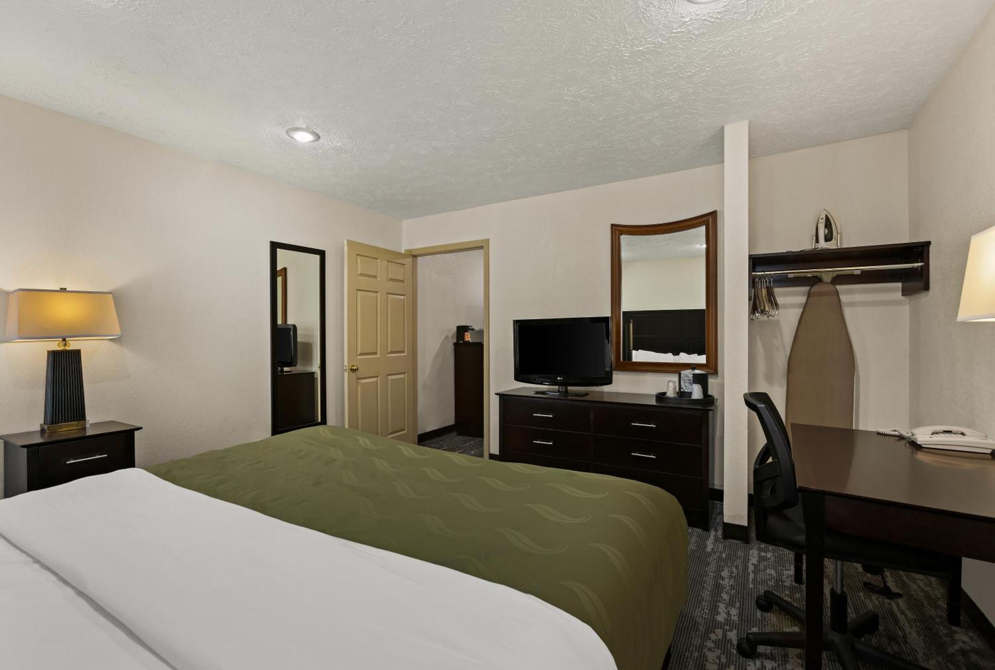 Quality Inn Traverse City Exterior photo