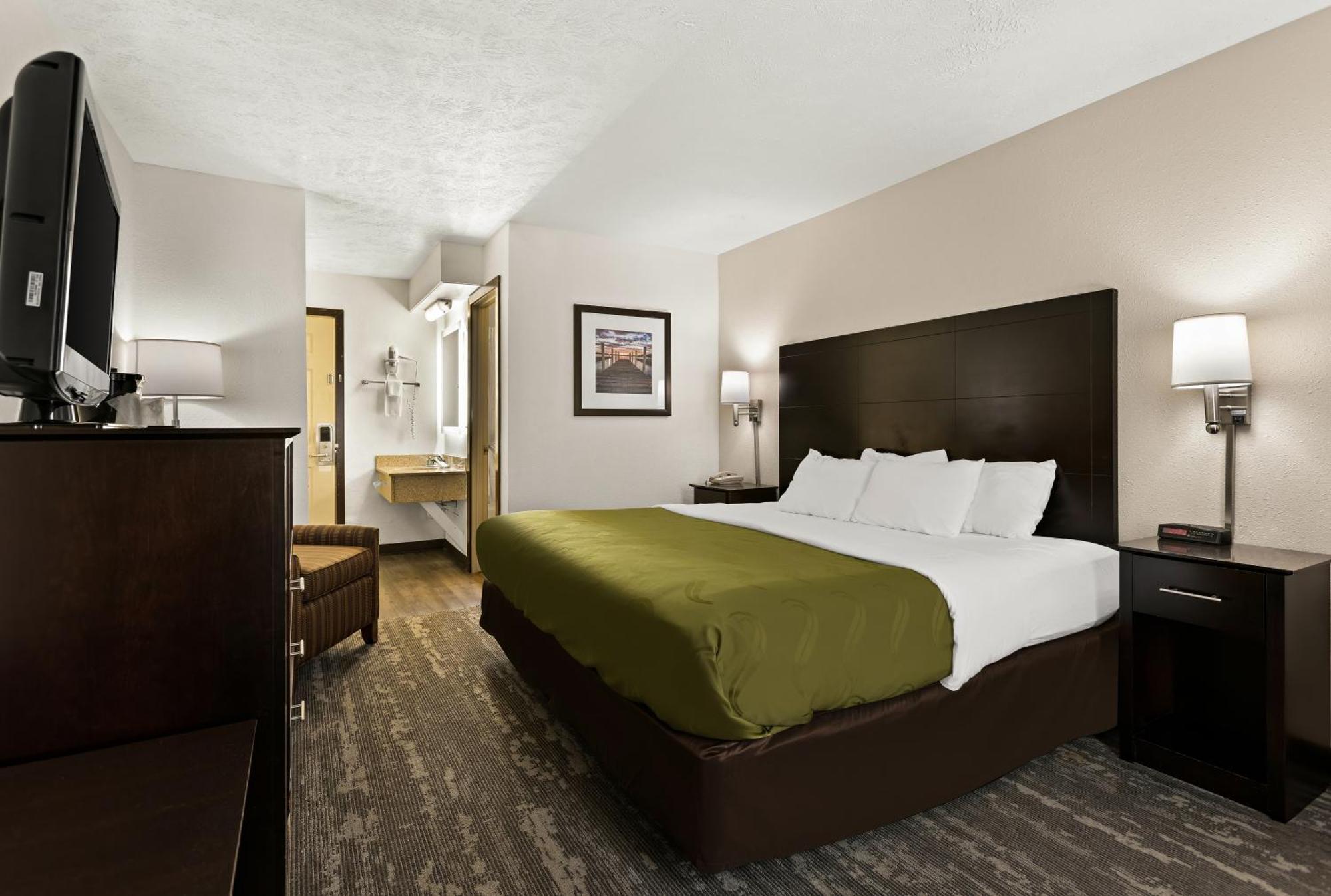 Quality Inn Traverse City Exterior photo