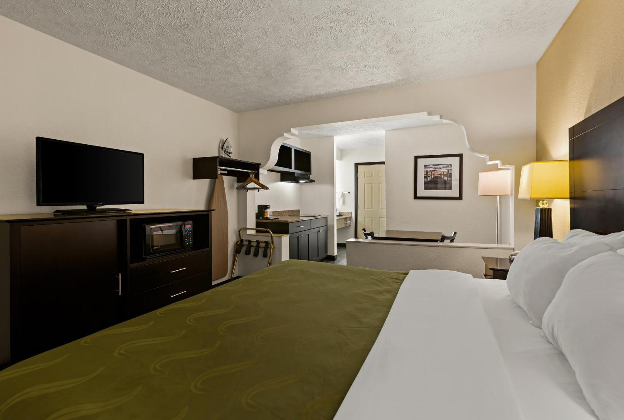 Quality Inn Traverse City Exterior photo